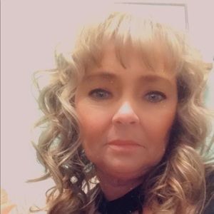 Meet your Posher, Deb